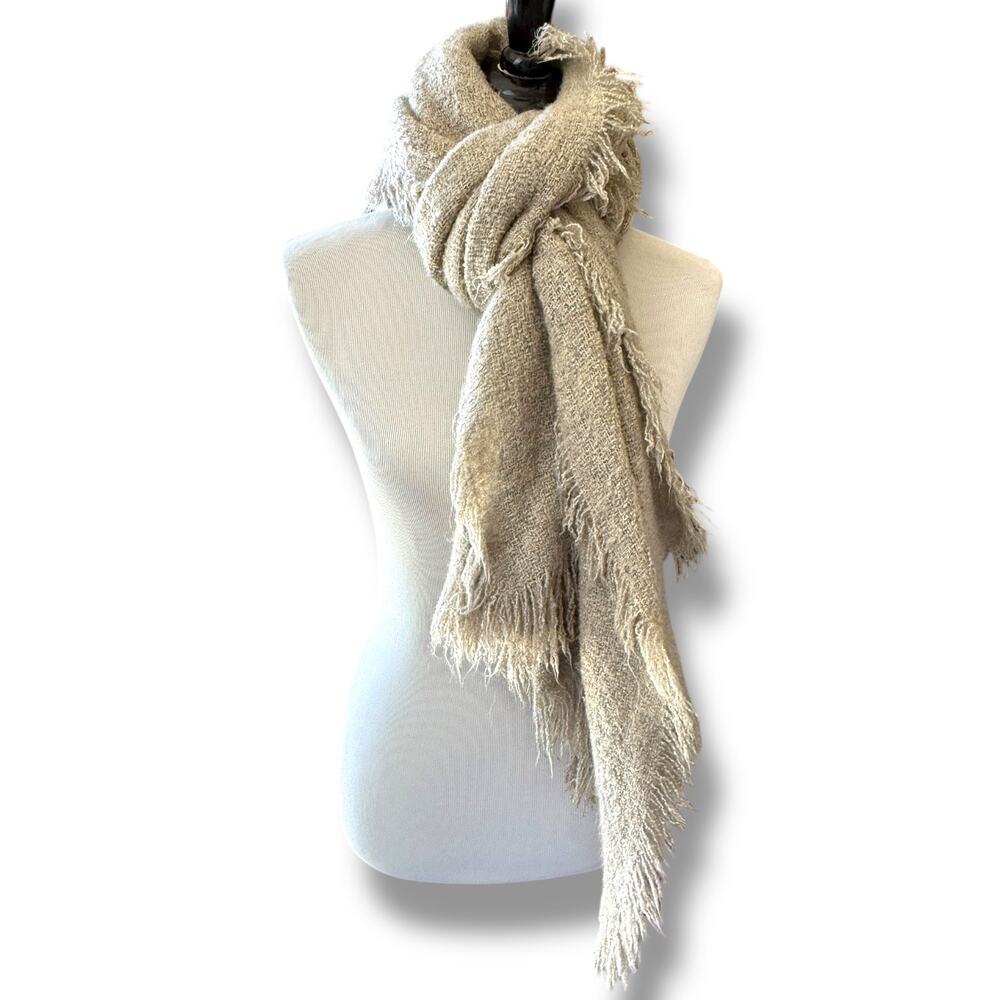 Echo New York Cozy Acrylic Blend Mega Scarf - Excellent!